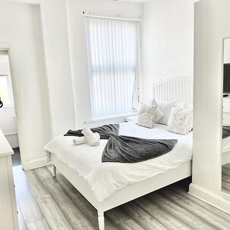 Apartament Next Westfield Mall ลอนดอน ภายนอก รูปภาพ
