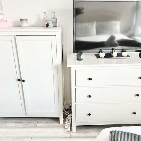 Apartament Next Westfield Mall ลอนดอน ภายนอก รูปภาพ